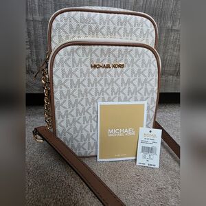 Michael Kors Pebbled Jet Set Bag Cream And Brown